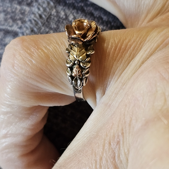 Black Hills Gold Rose Design 12k/925 Multicolor Ring Size 6.5 - Picture 7 of 9